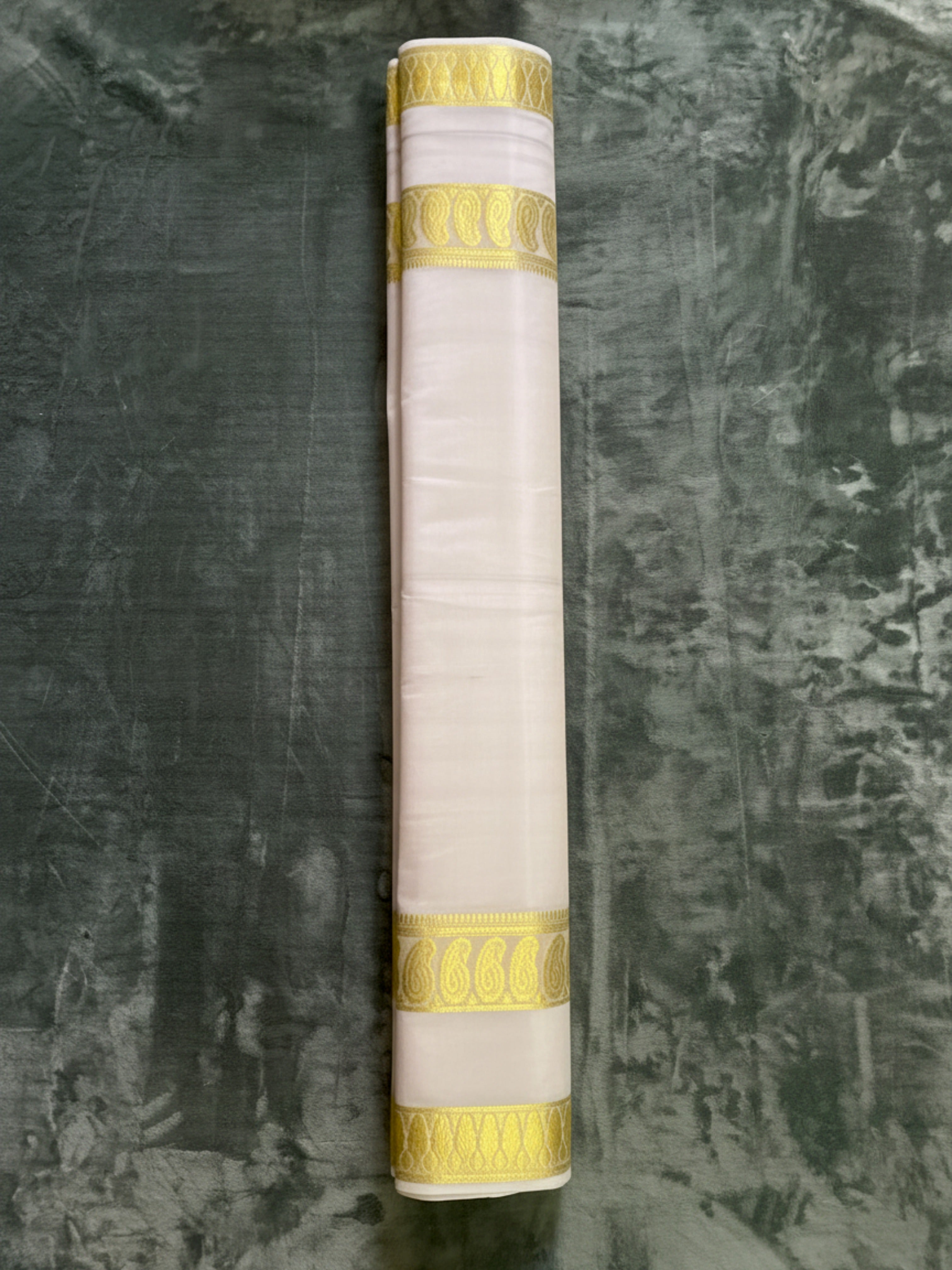 Exquisite Pure Bengaluru Silk Crepe Saree Rich Gold Bentex Border | Paisley Motif