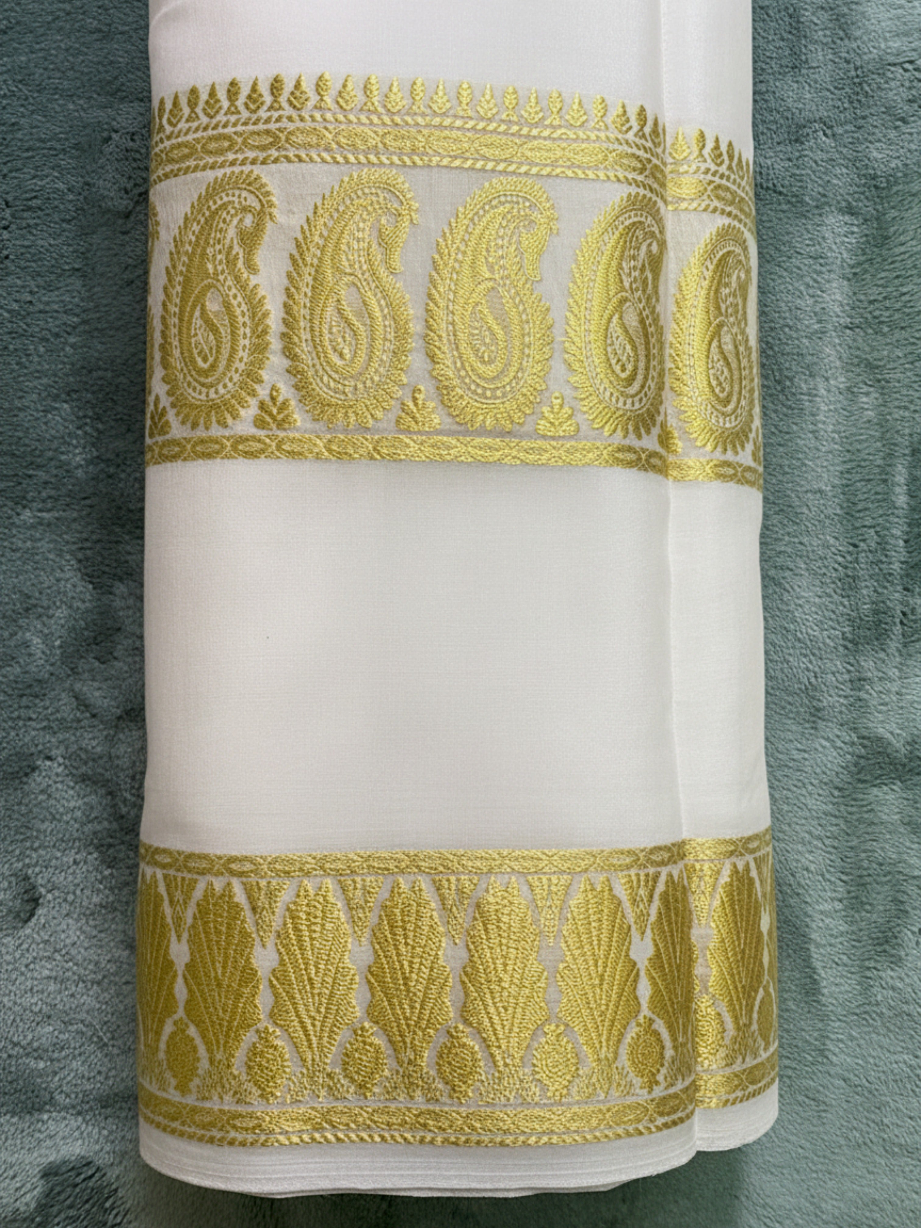 Exquisite Pure Bengaluru Silk Crepe Saree Rich Gold Bentex Border | Paisley Motif