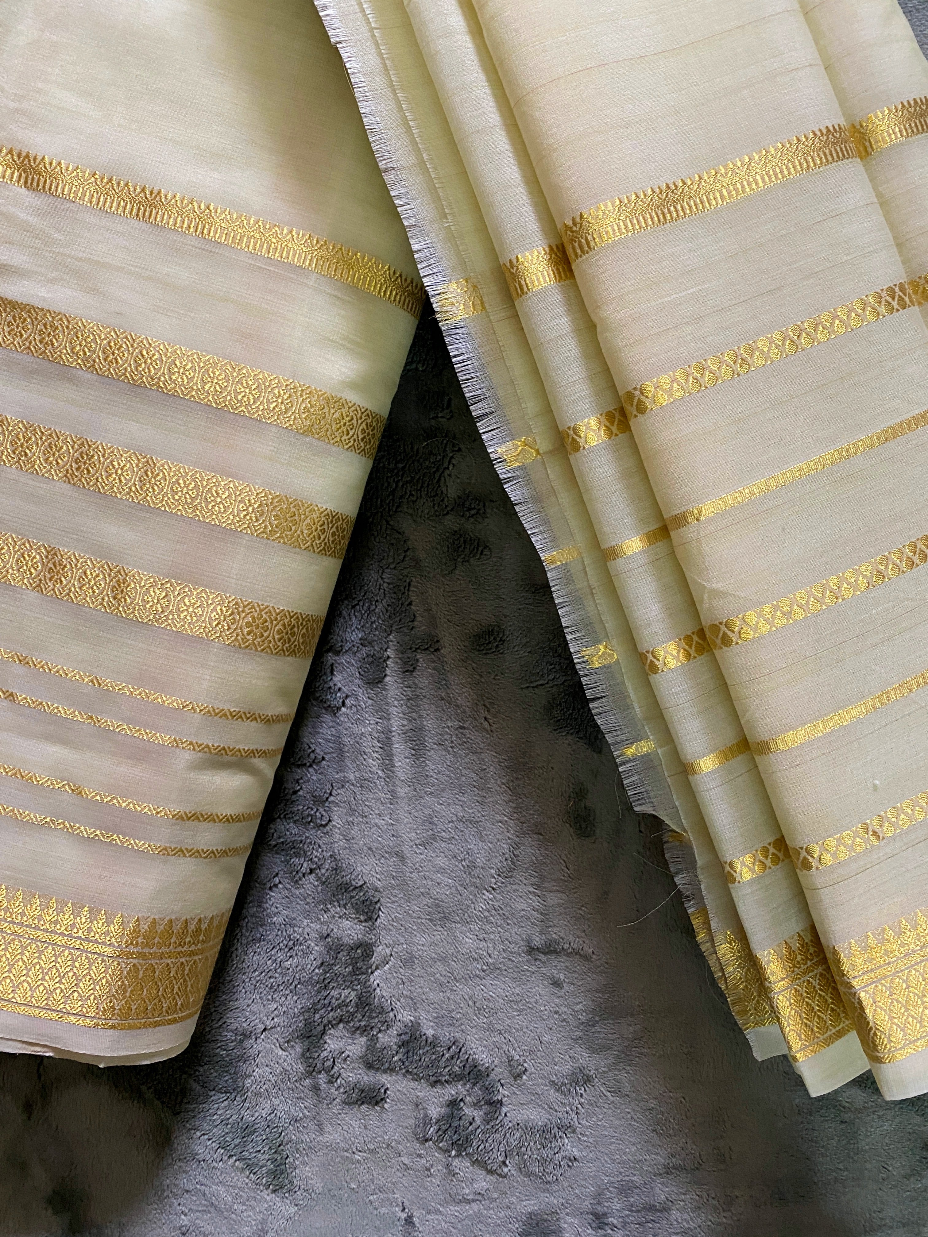 Exquisite Pure Bengaluru Silk Crepe Saree with half n half Golden Zari Border | Ornamental Patterns