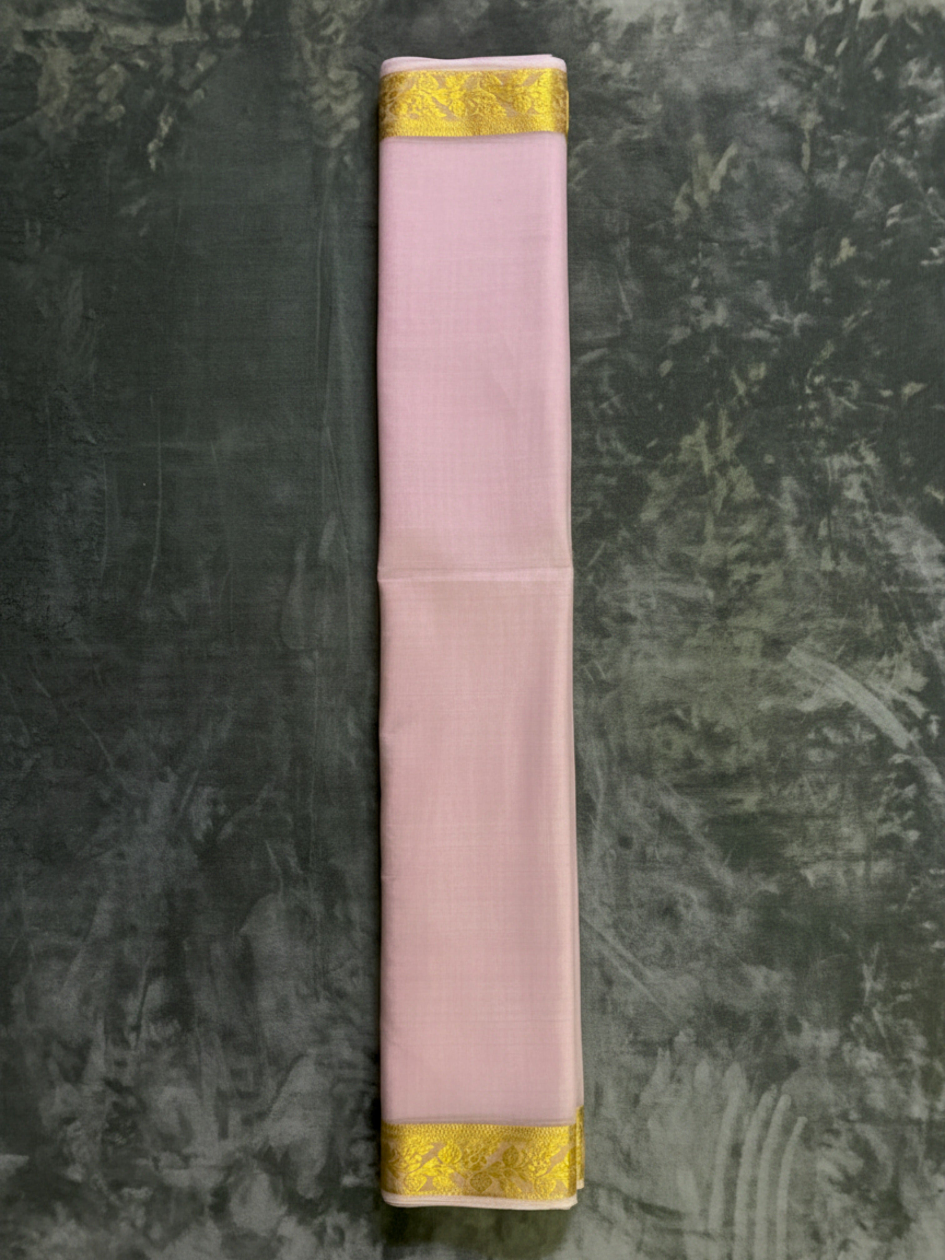 Exquisite Pure Bengaluru Silk Crepe Saree with Floral Golden Zari Border | Rich Pallu