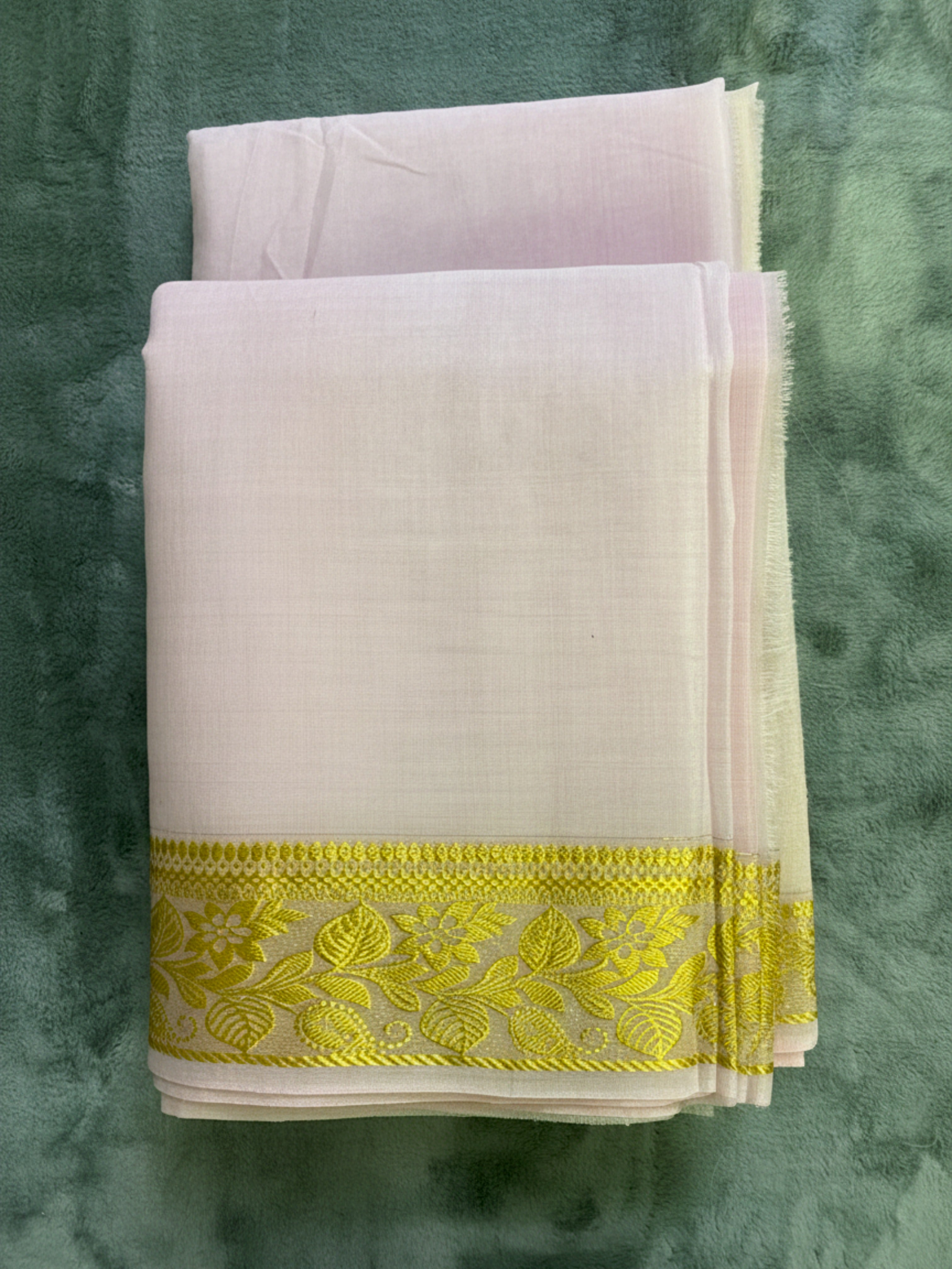 Exquisite Pure Bengaluru Silk Crepe Saree with Floral Golden Zari Border | Rich Pallu