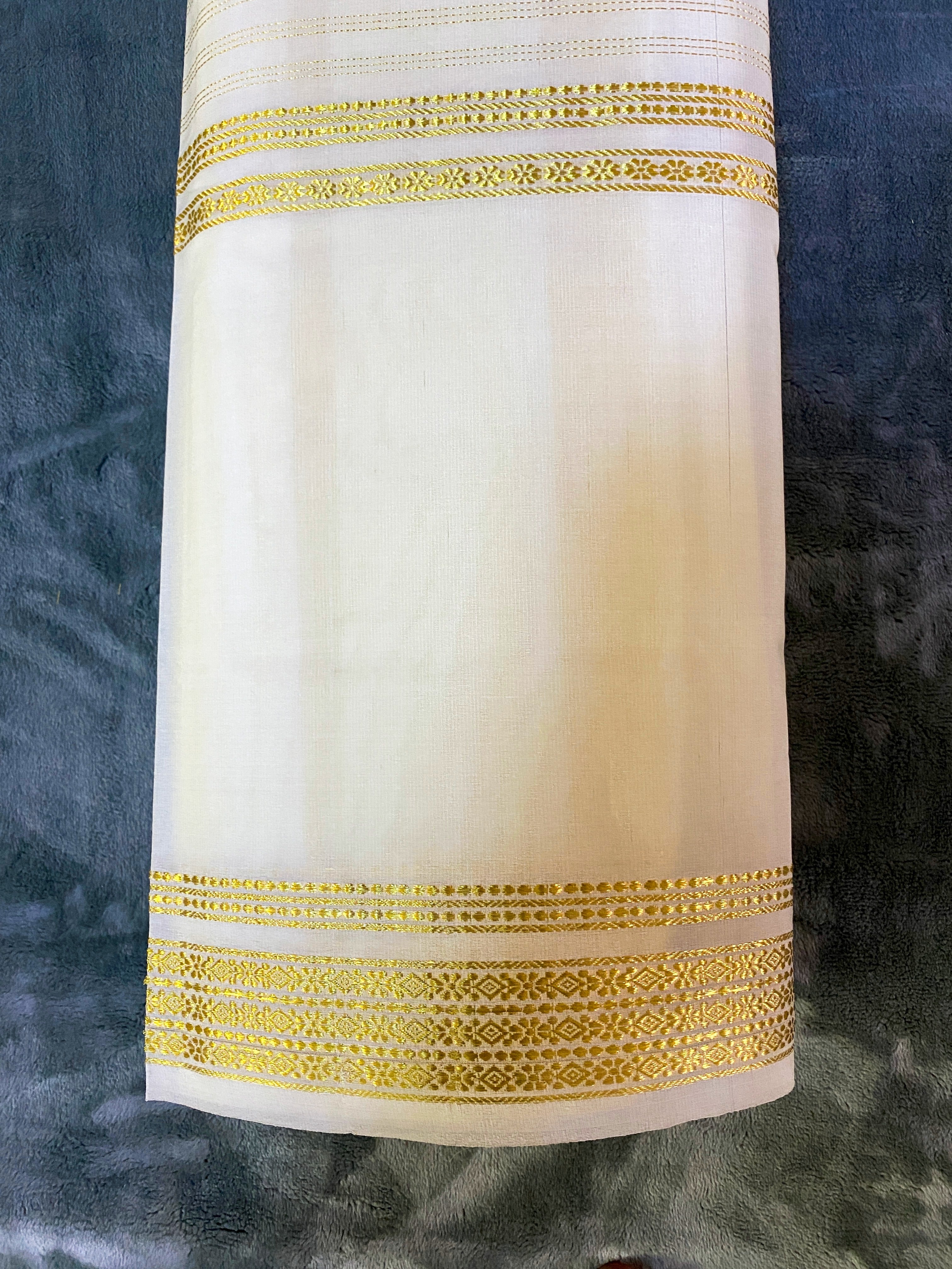 Exquisite Pure Bengaluru Silk Crepe Saree with Golden Zari Bentex Border | Stripes