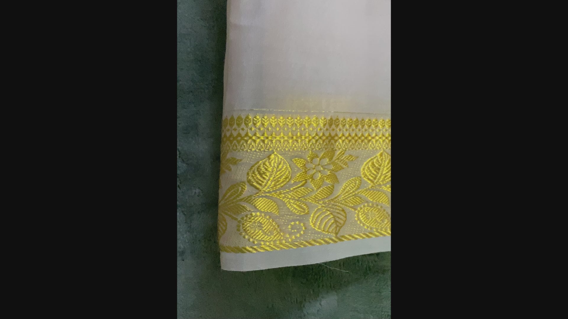 Exquisite Pure Bengaluru Silk Crepe Saree with Floral Golden Zari Border | Rich Pallu