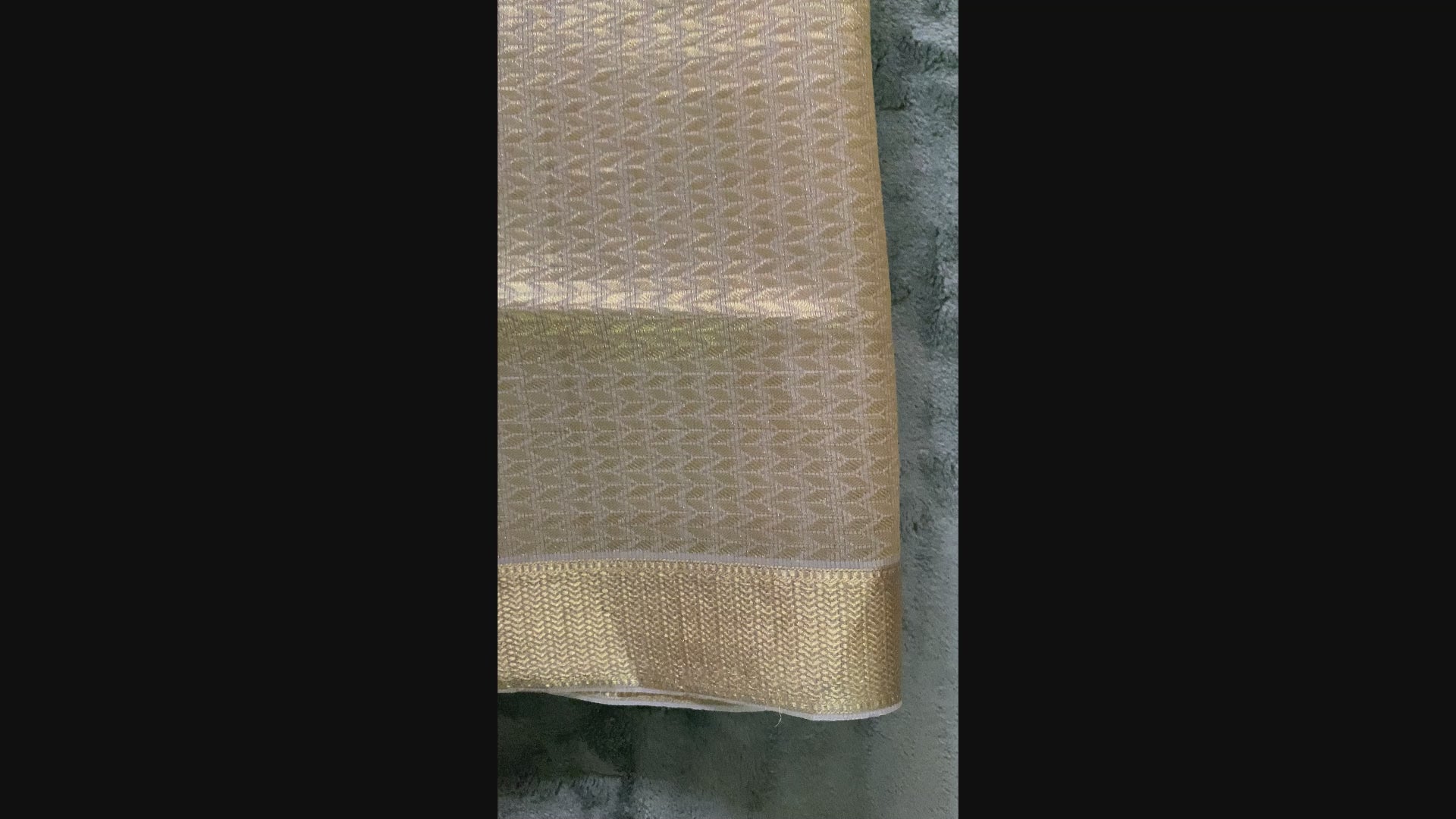 Exquisite Pure Bengaluru Silk Crepe Saree with Golden Zari Border | Embossed Floral