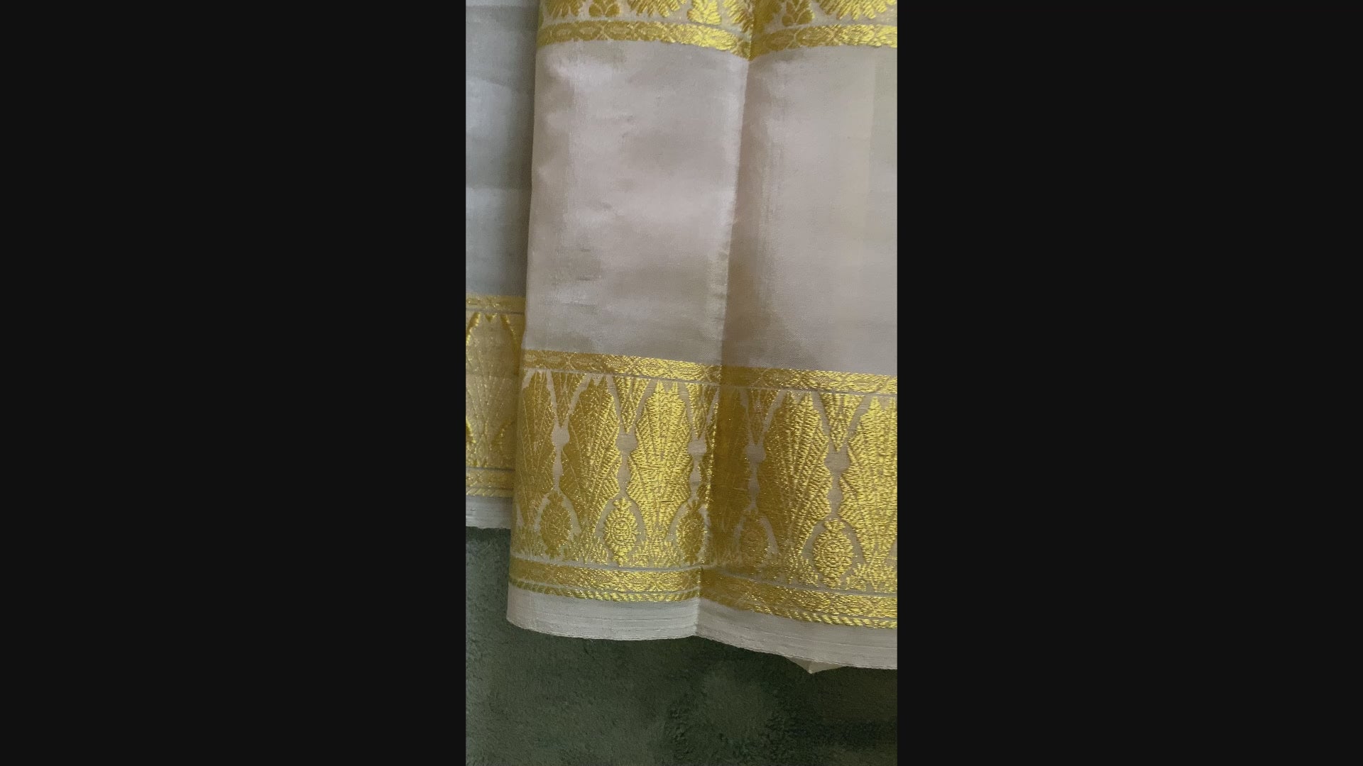 Exquisite Pure Bengaluru Silk Crepe Saree Rich Gold Bentex Border | Paisley Motif
