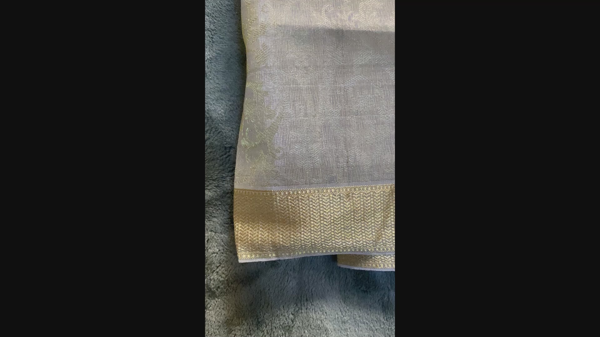 Exquisite Pure Bengaluru Silk Crepe Saree with Golden Zari Border | Embossed Floral