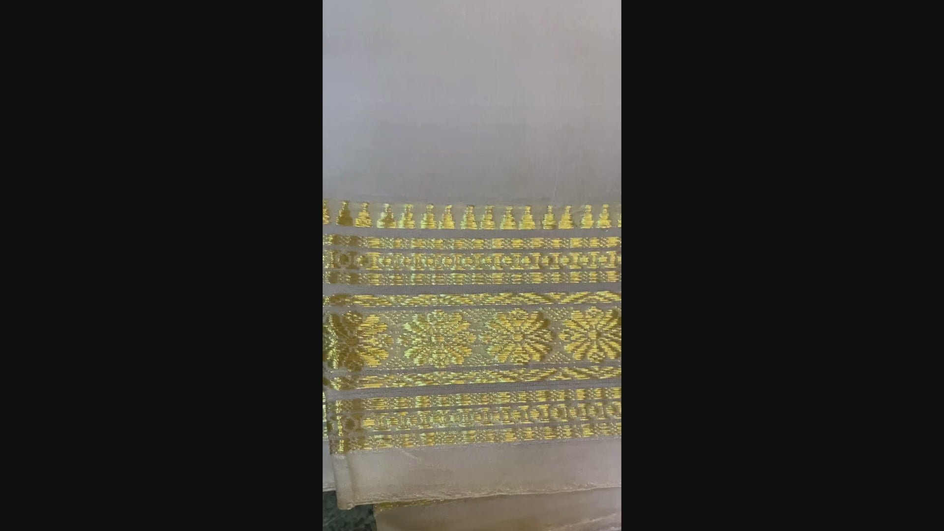 Exquisite Pure Bengaluru Silk Crepe Saree - Rudrakshi