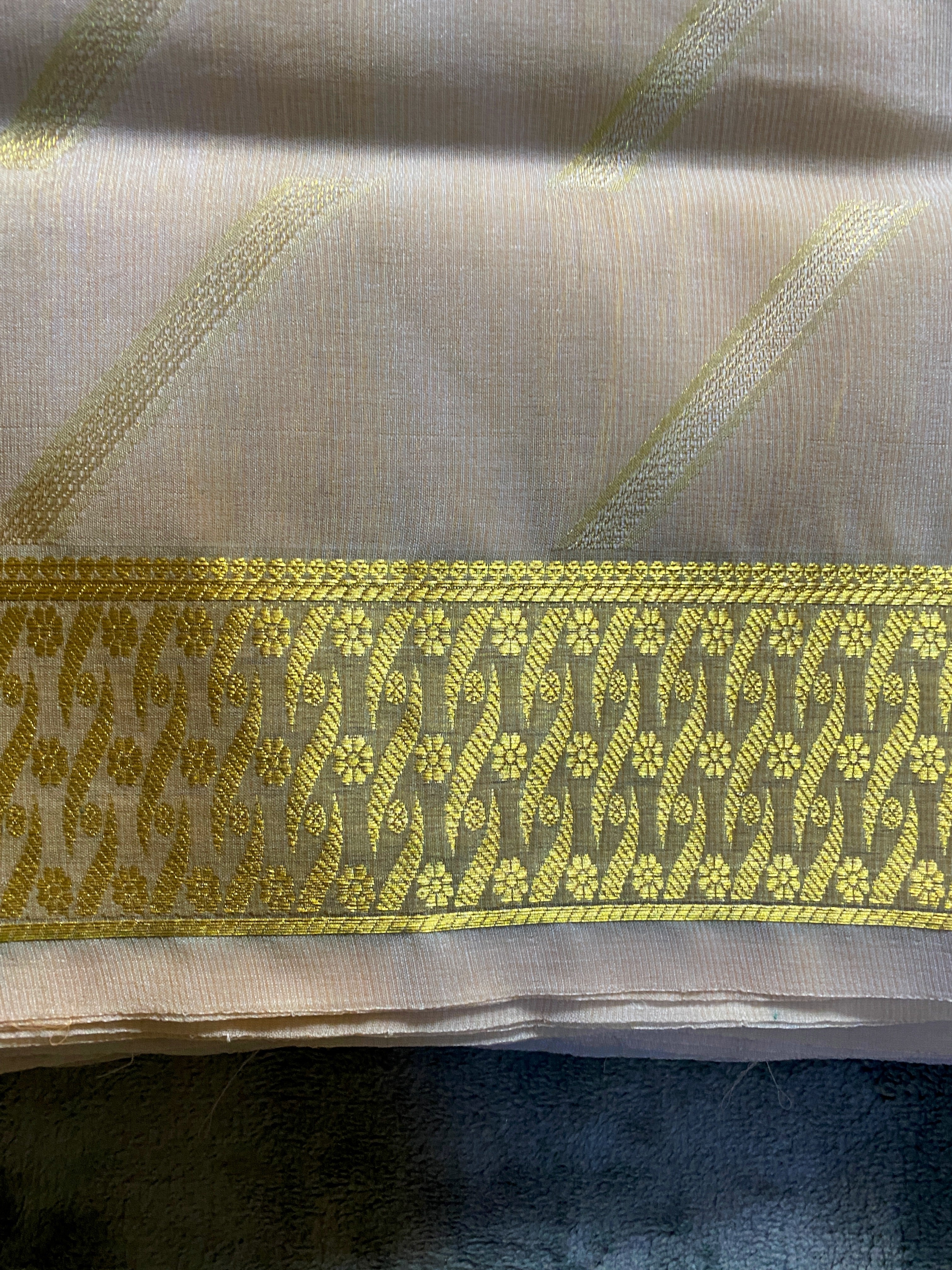 Exquisite Pure Bengaluru Silk Crepe Saree with Golden Zari Border | Subtle Stripes | Rich Pallu